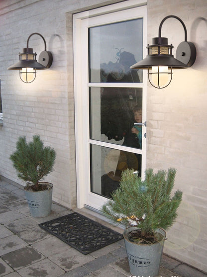 Simple Outdoor Wall Lamp